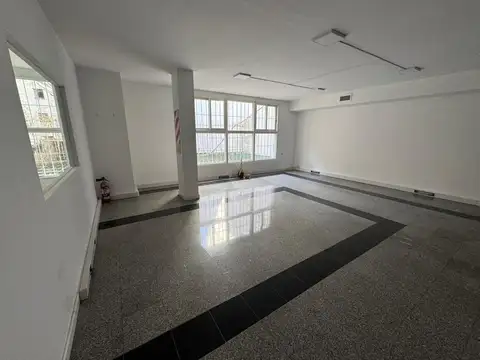 Oficina Monoambiente con 4 baños