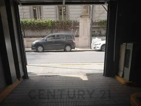 Oportunidad Cochera en Venta en pleno Barrio de Recoleta.