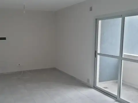 Augusto Lopez 1000, Piso 1