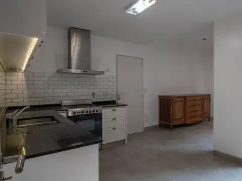 Depto Tipo Casa en Venta con 2 cocheras