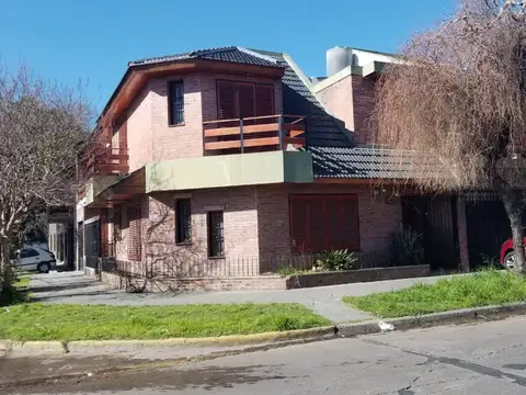 RESERVADO - EN VENTA EN MARTIN CORONADO: DUPLEX DE 3 DORMITORIOS 2 BAÑOS EN PERFECTO ESTADO - FICHA 8027