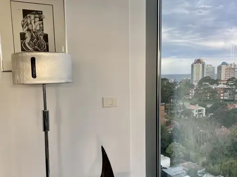 Alquiler. 3 suites. Vista al mar! Amenities de lujo!