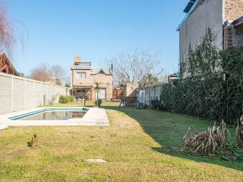 Casa 5 ambientes con 2 baños