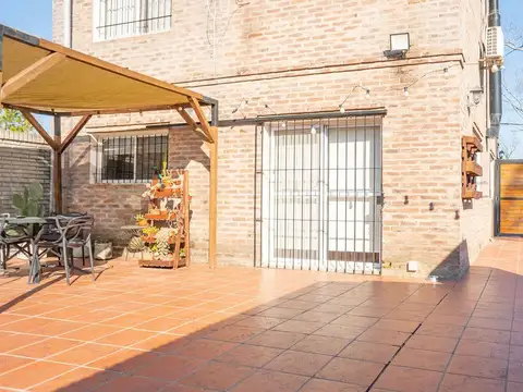 VENTA CASA EN FUNES 3 DORM CON PILETA