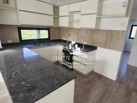 Casa 5 ambientes con 2 baños