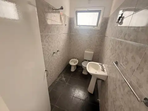 Depto Tipo Casa 4 ambientes con 2 baños