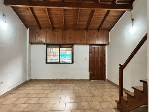 Depto Tipo Casa en Alquiler de 2 ambientes