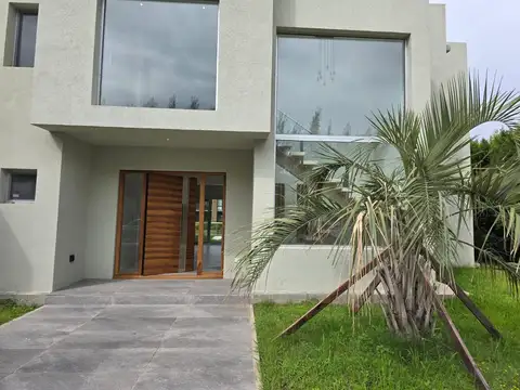 Casa en venta en el Yacht Nordelta