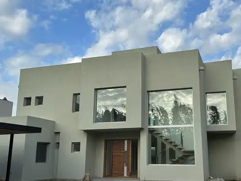 Casa en Venta en Nordelta, USD 1.050.000