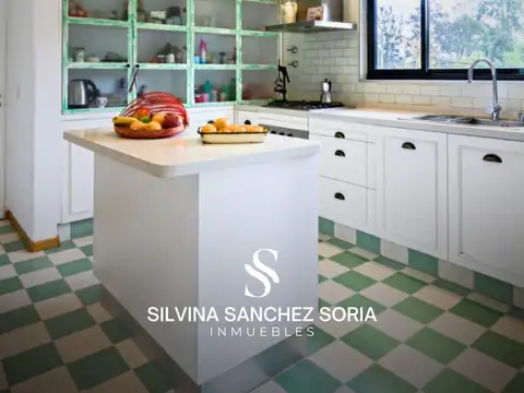 Casa 4 ambientes con 2 baños