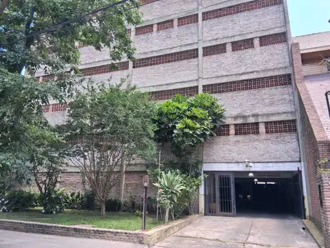 Cochera en venta en Lanus