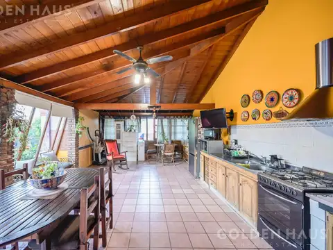 Luminosa Casa 6 Ambientes Parque Chacabuco Oportunidad