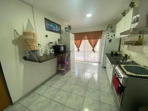 Departamento en Venta en Los Hornos, USD 68.000