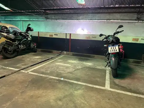 VENTA COCHERA CUBIERTA Y FIJA, FLORES