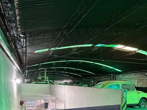 VENTA COCHERA CUBIERTA Y FIJA, FLORES