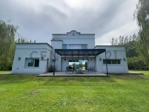 VENTA CASA QUINTA AMOBLADA BARRIO CERRADO- CHACRAS DE URIBELARREA