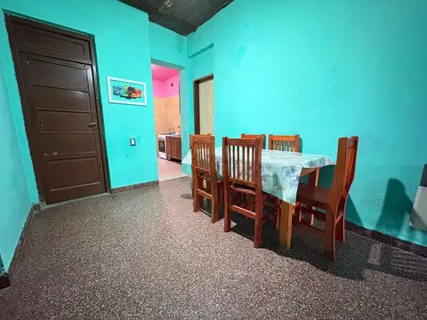 VENTA CASA 4 AMB CON PATIO Y GARAGE EN V. LOPEZ