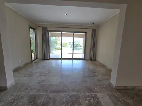 Casa en Alquiler al Noroeste