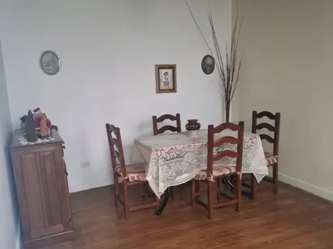 Depto Tipo Casa 4 ambientes con 2 baños