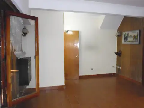 Casa 6 ambientes con 3 baños