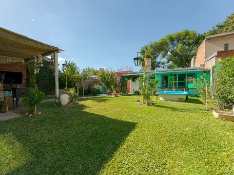 CASA EN VENTA CENTRO DE FUNES 2 DORMITORIOS