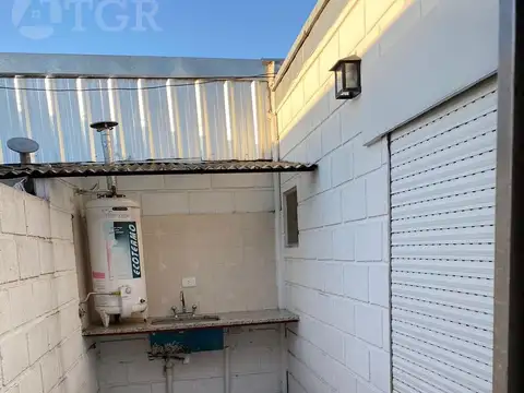 Galpon en Venta 10  mts Frente