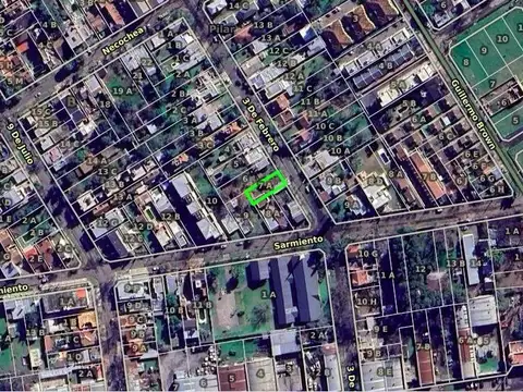 Tres de Febrero e/ Sarmiento y Mariano Necochea