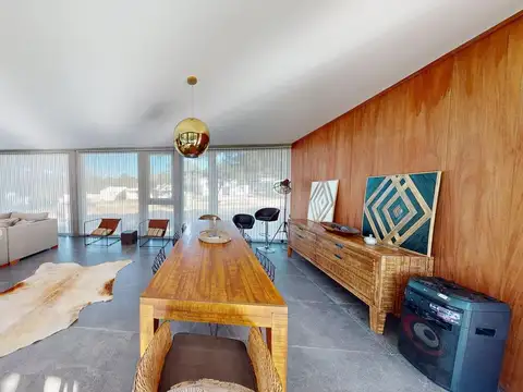 Casa 5 ambientes con 3 baños