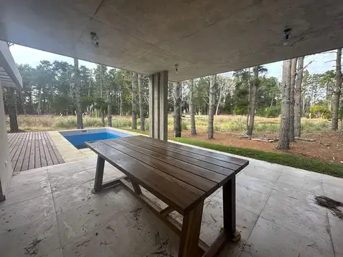 Casa 4 ambientes con 3 baños