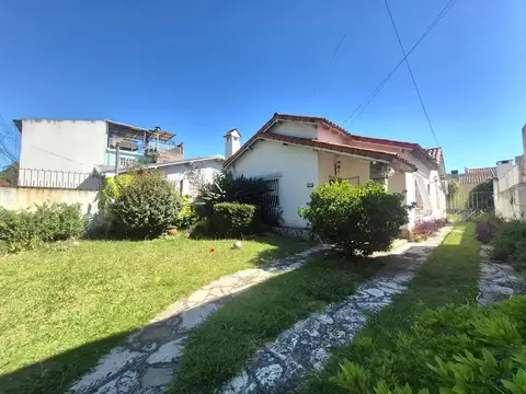 Venta casa cinco ambientes en Ramos Mejia