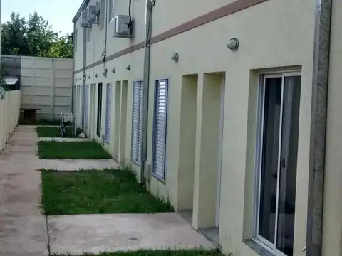 Montes de Oca  al 1000