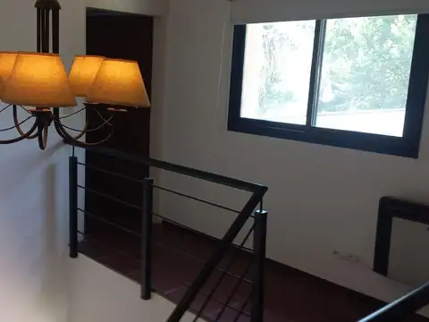Casa en Venta con 4 cocheras