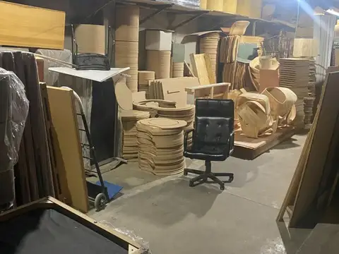 Galpon en Venta en Flores, USD 400.000