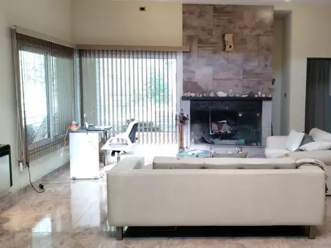 VENTA FINCA FALDA DEL CARMEN 4 DORM APTO CREDITO