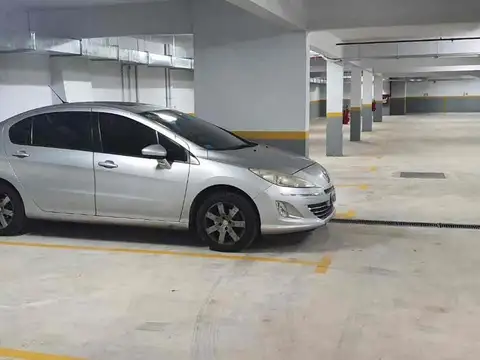 ALQUILER COCHERA FIJA EN PARQUE CENTENARIO