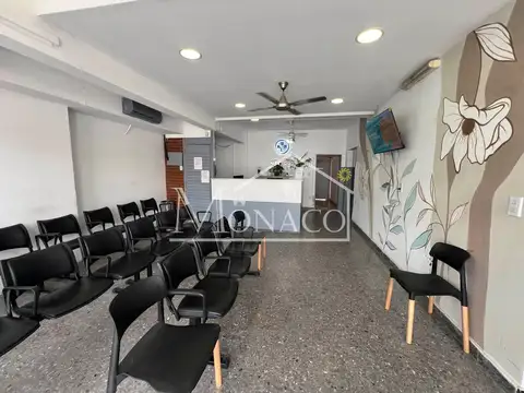 Local en Venta en Isidro Casanova, USD 380.000