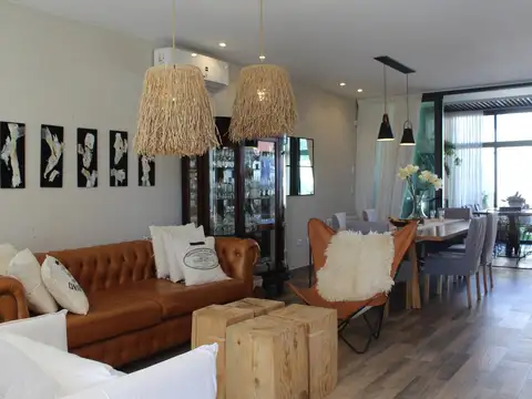 Casa en venta  3 dormitorios con pileta en barrio con seguridad en Terrazas de Manantiales