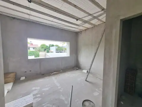 Casa de 3 ambientes con cochera en venta en Punta Chica, San Fernando