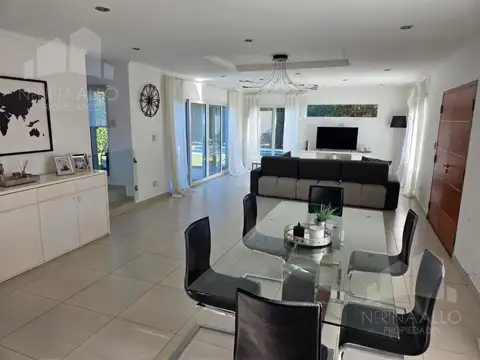 VENTA CASA 4 AMBIENTES EN FRANCISCO ALVAREZ