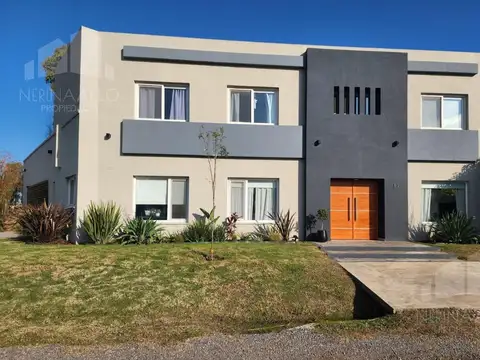 VENTA CASA 4 AMBIENTES EN FRANCISCO ALVAREZ