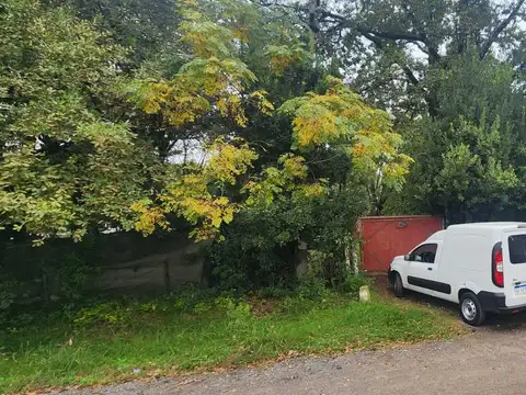 Fraccion 14.131 m² c/ casa de caseros - quincho - piletas - Lujan