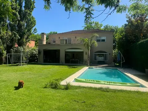Casa en Venta en Barrio Cerrado Los Berros, Bella Vista