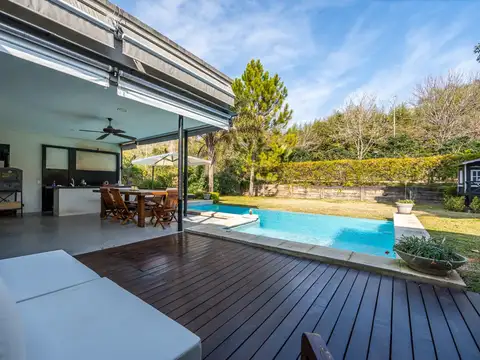 Casa 4 ambientes con 4 baños