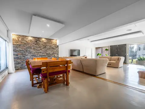 Casa en Venta en El Cazal, USD 235.000