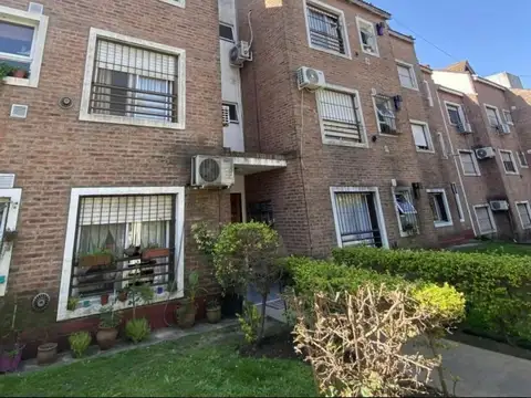 Depto Tipo Casa 2 ambientes con 1 baño