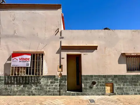Casa en Husares al 1700. Ludueña. Hermoso Patio con césped