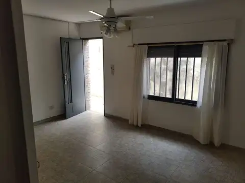 DEPARTAMENTO DE PASILLO UN DORMITORIO TIRO SUIZO