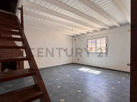 Casa 2 ambientes con 1 baño