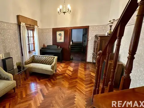 Casa 5 ambientes con 3 baños