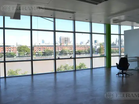 Oficina en Alquiler al Norte